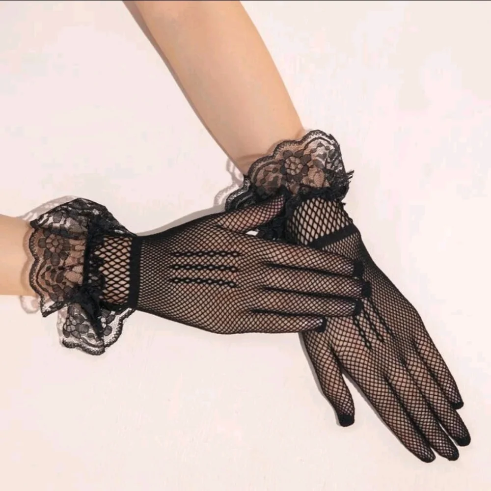 NWOT Pinup Vamp Mesh Fishnet Gloves